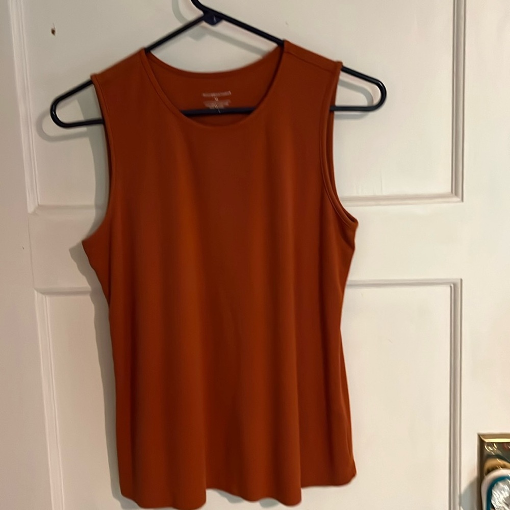 Sleeveless pumpkin Christopher and banks tank